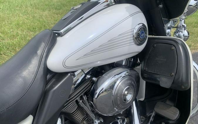 2004 Harley-Davidson® FLHTCUI - Electra Glide® Ultra Classic® Injection