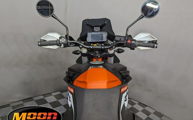 2022 KTM Adventure 890 R