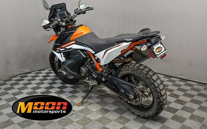 2022 KTM Adventure 890 R