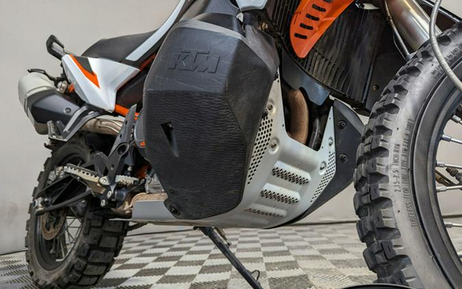 2022 KTM Adventure 890 R