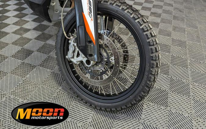 2022 KTM Adventure 890 R