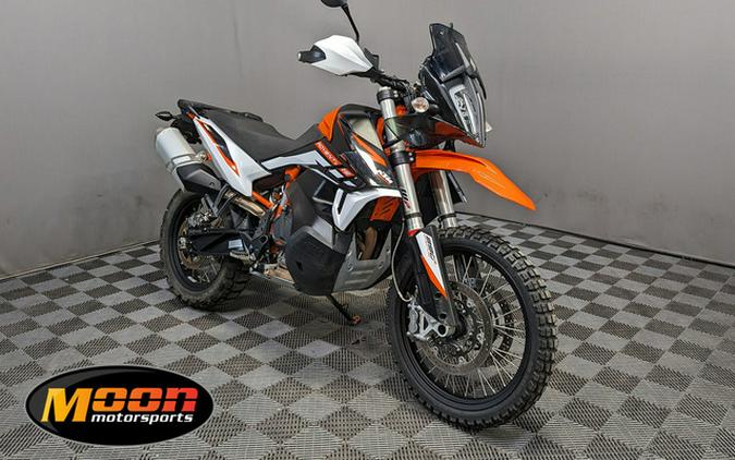 2022 KTM Adventure 890 R