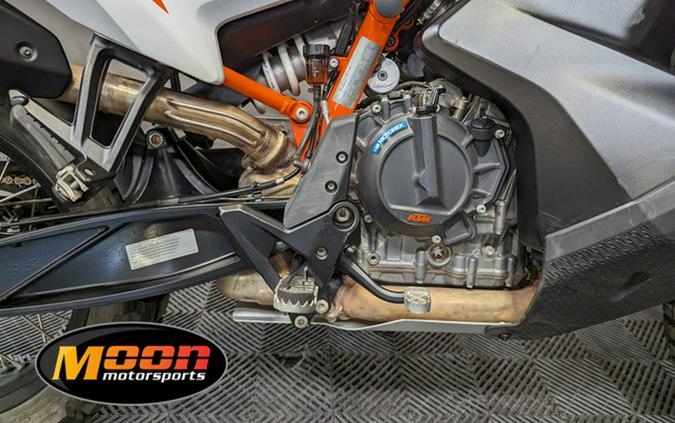 2022 KTM Adventure 890 R