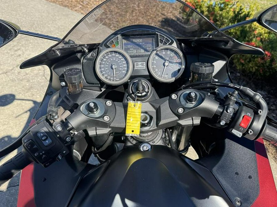 2025 Kawasaki Ninja® ZX™-14R ABS