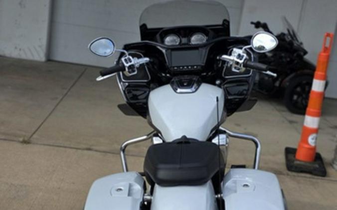 2024 Indian Challenger Limited Ghost White Metallic