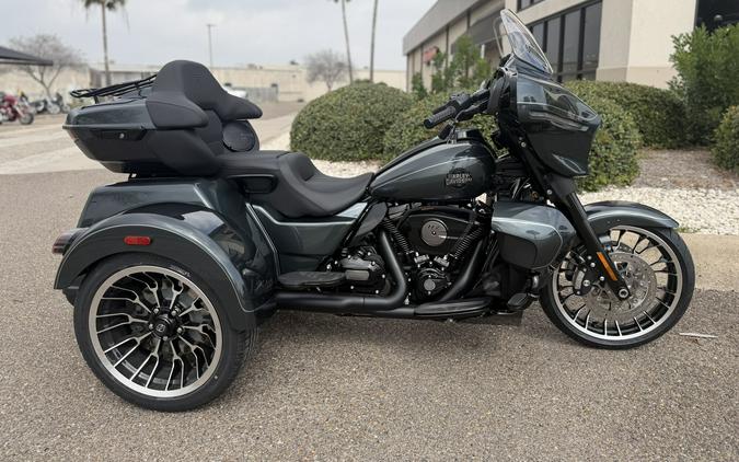 2026 Harley-Davidson Street Glide 3 Limited Iron Horse Metallic Chrome Trim