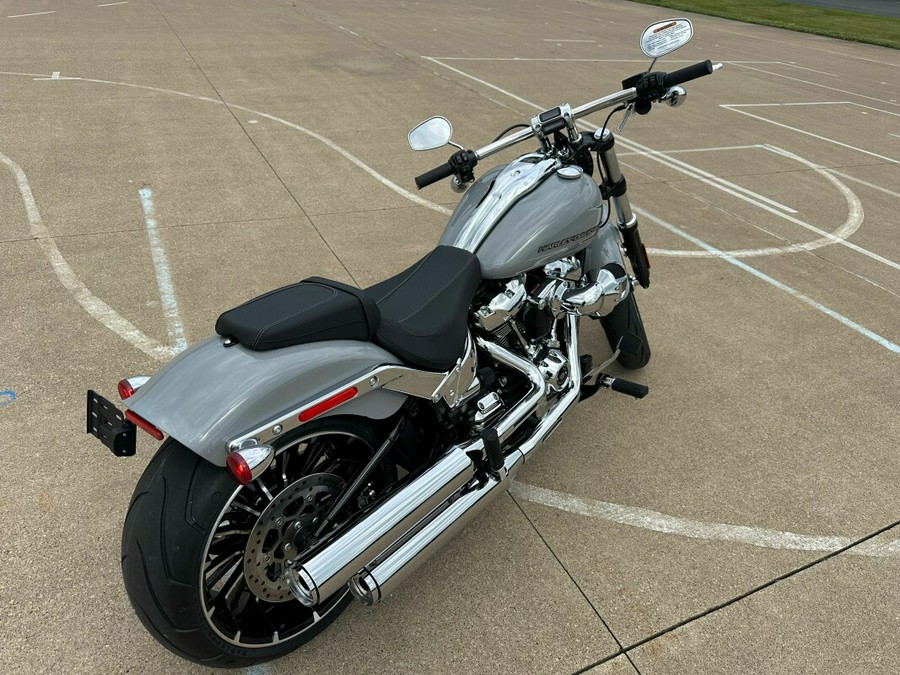 2024 Harley-Davidson Breakout 117 Billiard Gray