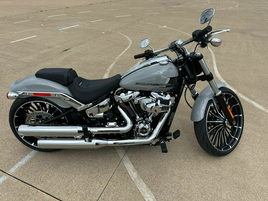 2024 Harley-Davidson Breakout 117 Billiard Gray