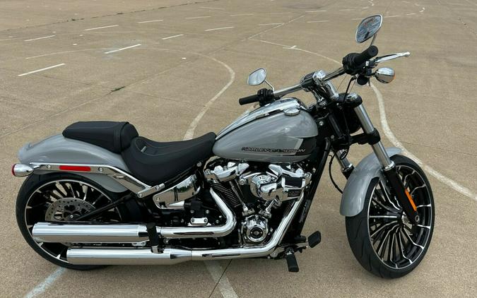 2024 Harley-Davidson Breakout 117 Billiard Gray