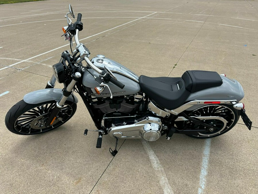 2024 Harley-Davidson Breakout 117 Billiard Gray