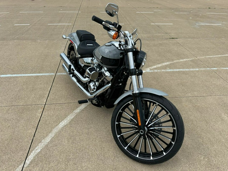 2024 Harley-Davidson Breakout 117 Billiard Gray