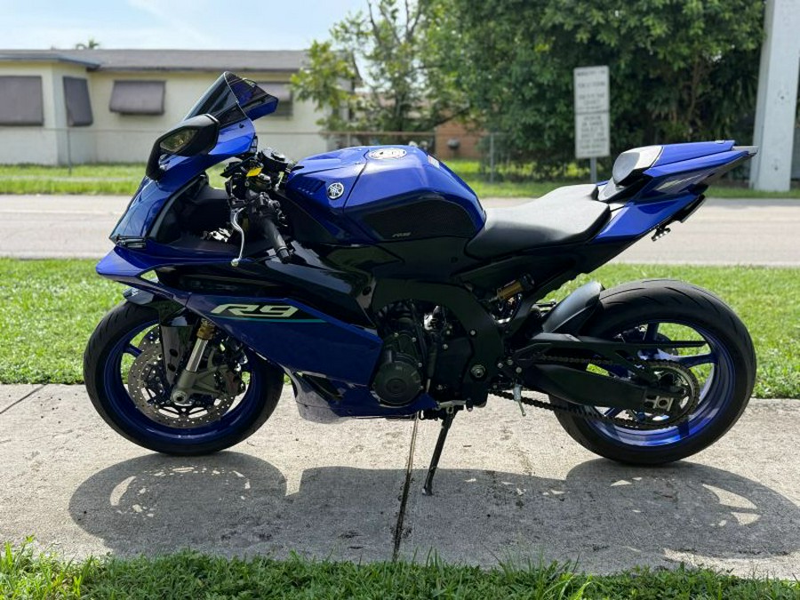 2026 YAMAHA YZF-R9