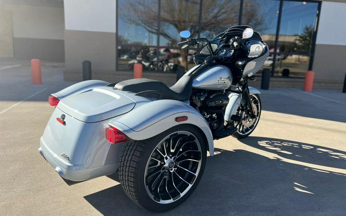 2024 Harley-Davidson Road Glide 3 Atlas Silver Metallic – Black Finish