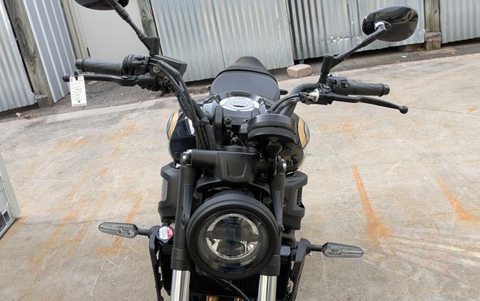 2025 Yamaha XSR700