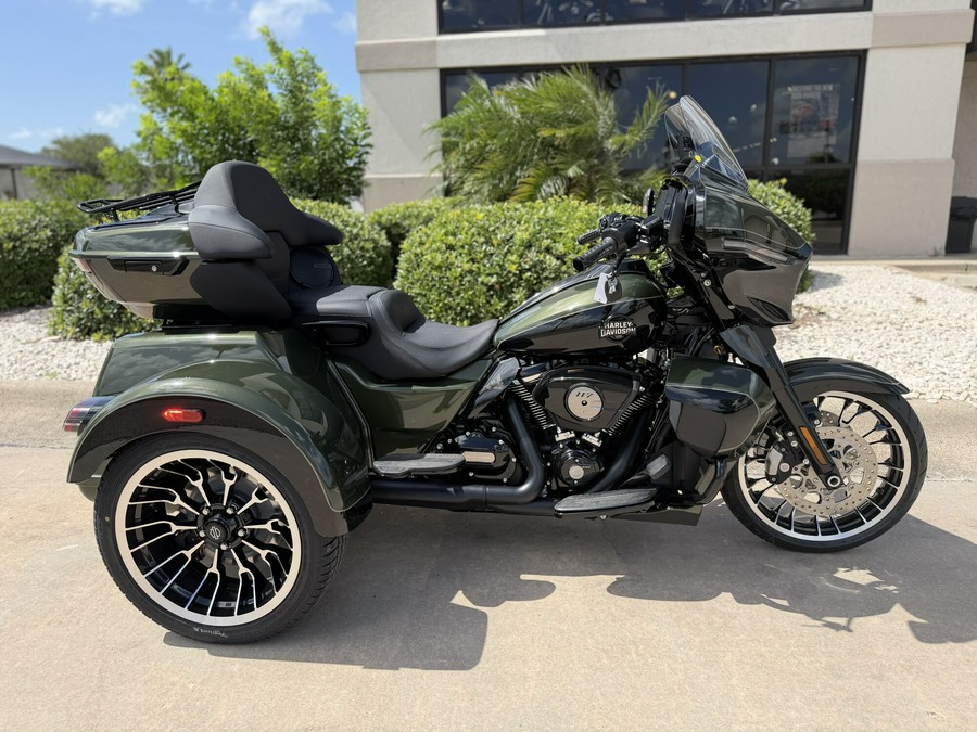 2026 Harley-Davidson Street Glide 3 Limited Olive Steel Metallic / Vivid Black Black Trim