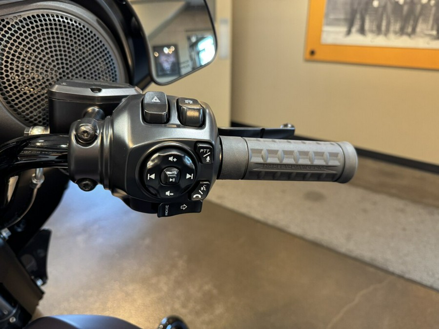 2025 Harley-Davidson® Street Glide® Purple Abyss Denim - Black Finish