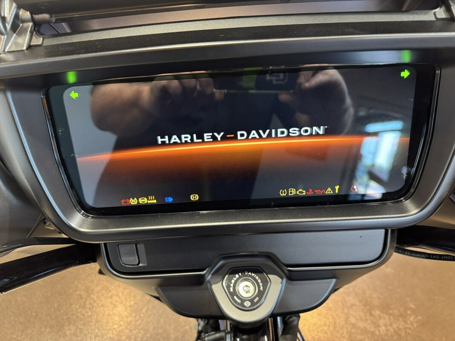 2025 Harley-Davidson® Street Glide® Purple Abyss Denim - Black Finish