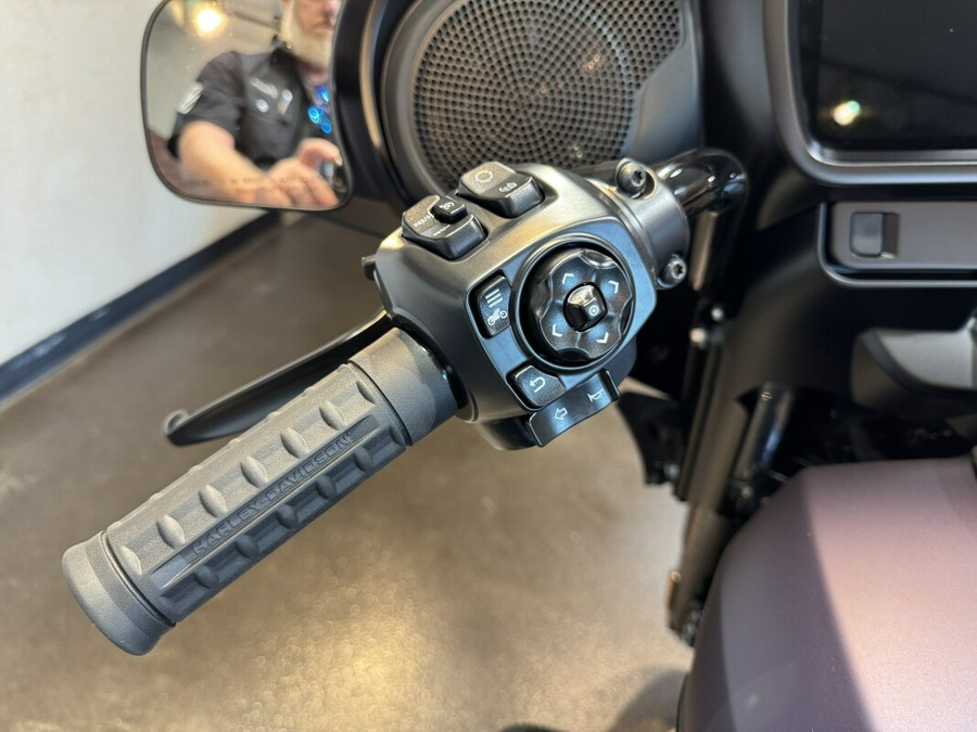 2025 Harley-Davidson® Street Glide® Purple Abyss Denim - Black Finish