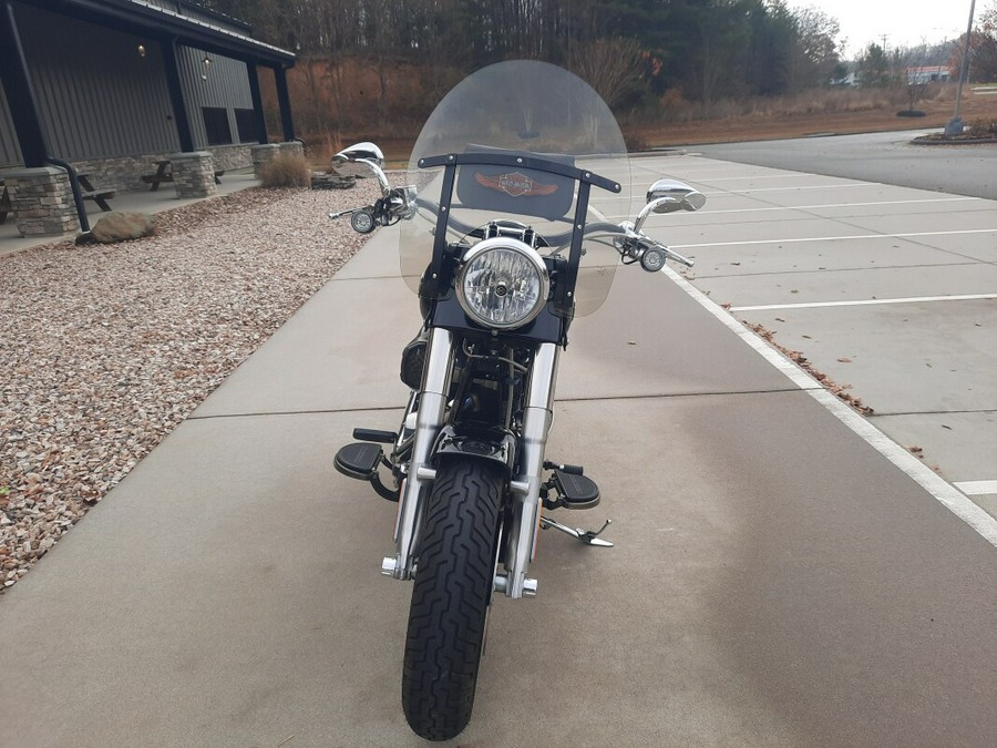 2017 Harley-Davidson® Softail Slim® S Vivid Black