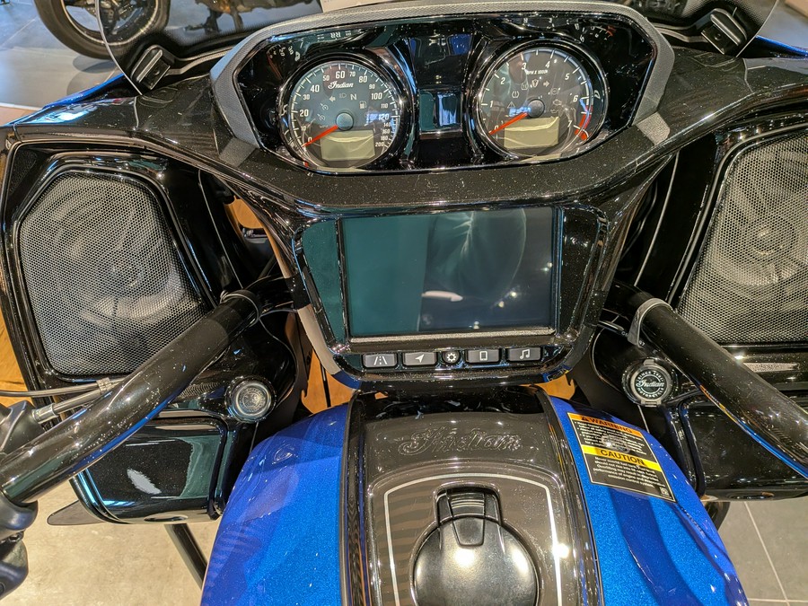 2026 Indian Motorcycle Challenger® Dark Horse® 112 with PowerBand Audio Package