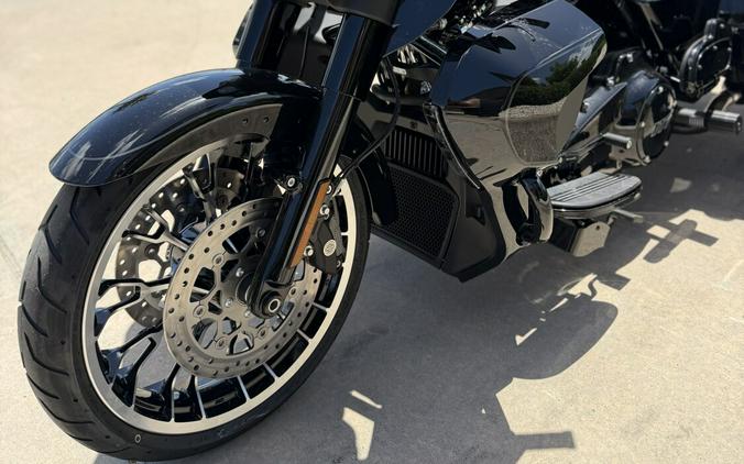 2026 Harley-Davidson Street Glide 3 Limited Vivid Black Black Trim