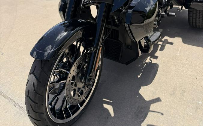 2026 Harley-Davidson Street Glide 3 Limited Vivid Black Black Trim