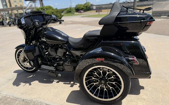 2026 Harley-Davidson Street Glide 3 Limited Vivid Black Black Trim