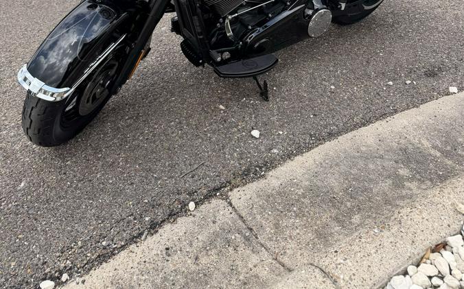 2026 Harley-Davidson Heritage Classic Vivid Black Black Laced Wheels