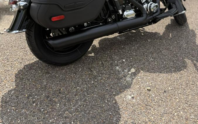 2026 Harley-Davidson Heritage Classic Vivid Black Black Laced Wheels