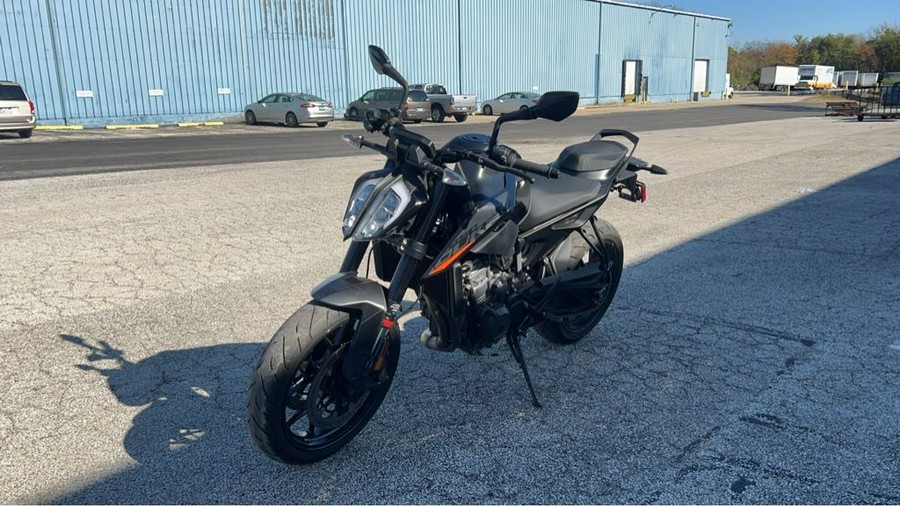 2021 KTM DUKE 890