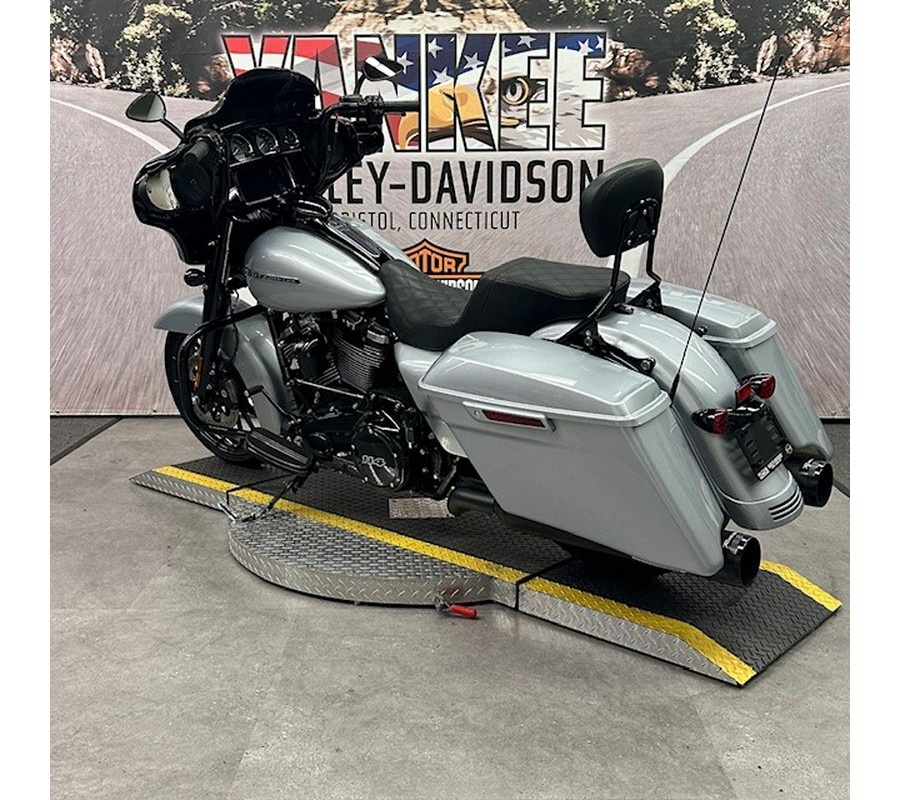 2019 FLHXS Street Glide Special