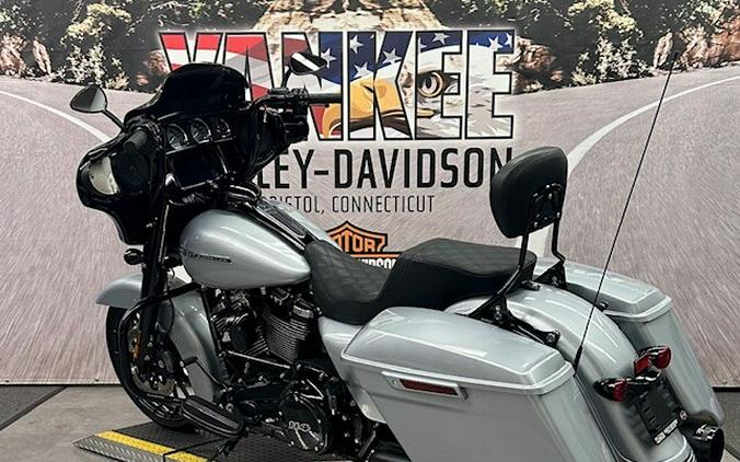 2019 FLHXS Street Glide Special