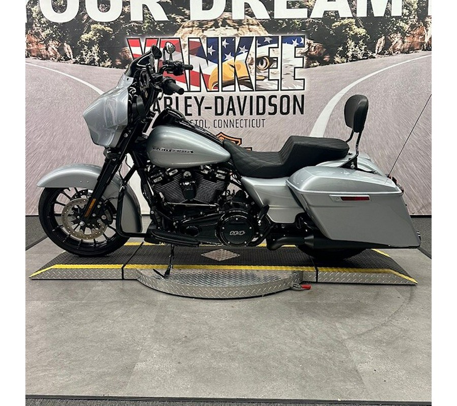 2019 FLHXS Street Glide Special