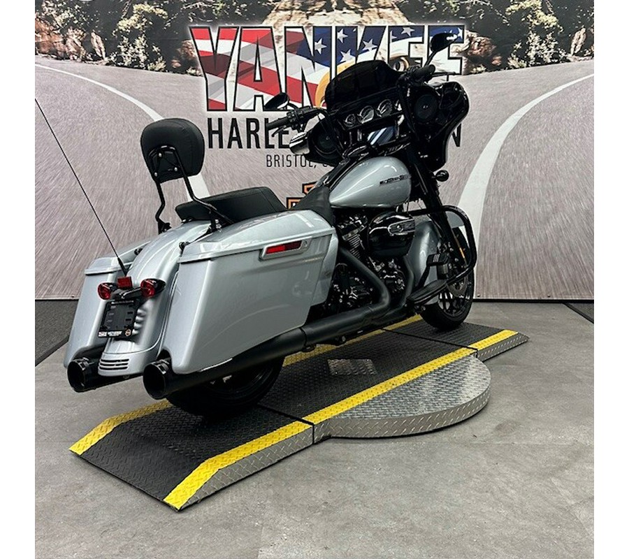 2019 FLHXS Street Glide Special