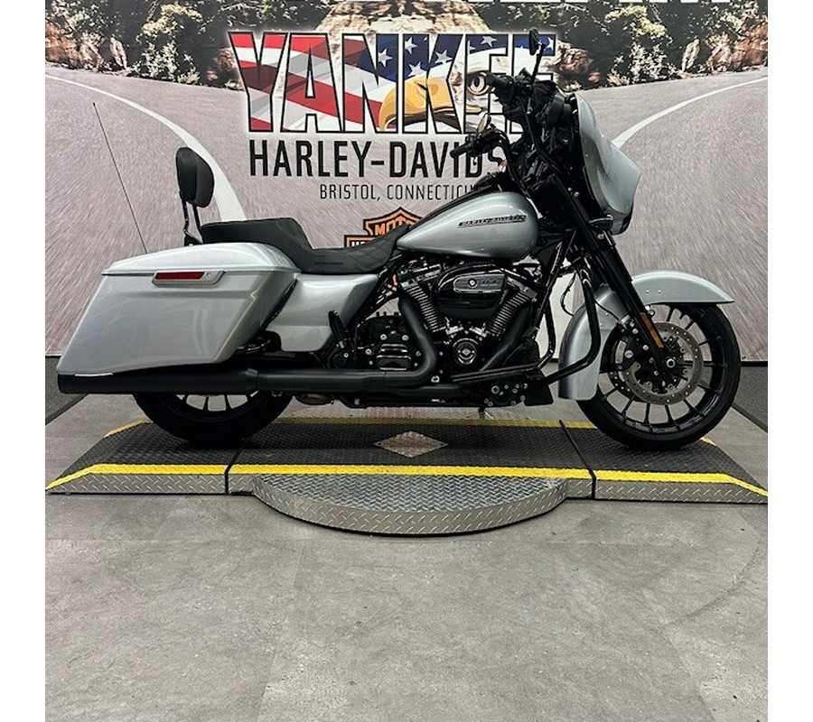 2019 FLHXS Street Glide Special