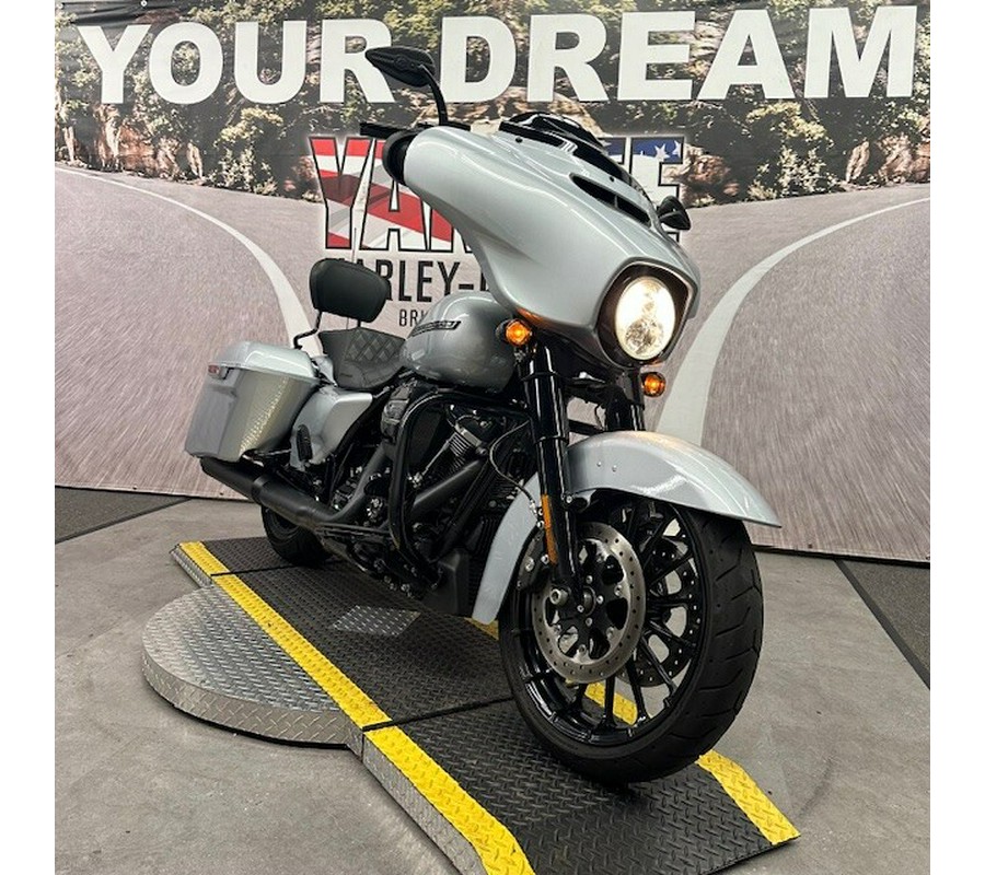 2019 FLHXS Street Glide Special