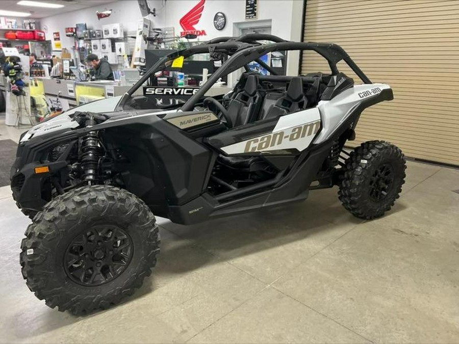 2024 Can-Am® Maverick X3 DS Turbo Catalyst Gray