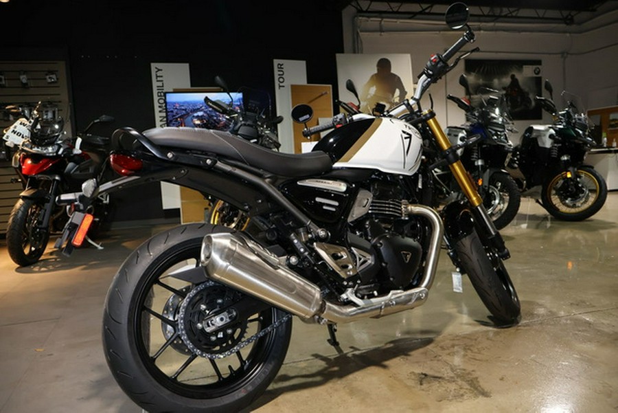 2026 Triumph Speed 400 Pearl Metallic White/Phantom Black