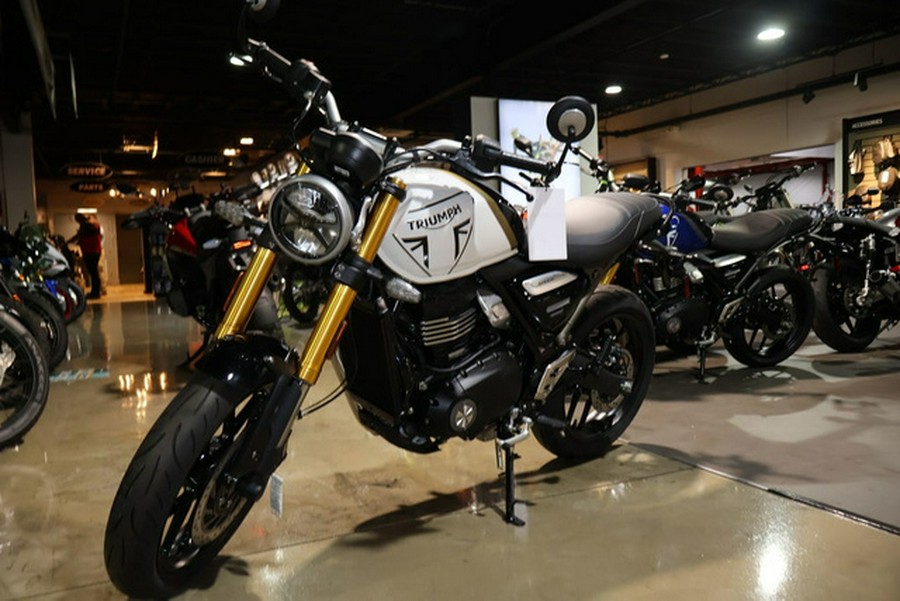 2026 Triumph Speed 400 Pearl Metallic White/Phantom Black