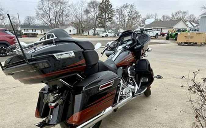 2015 Harley-Davidson CVO™ Road Glide® Ultra
