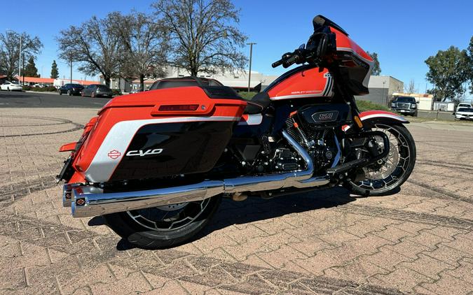 FLHXSE 2024 CVO™ Street Glide®