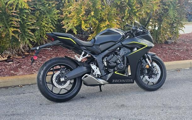 2026 Honda CBR650R E-Clutch