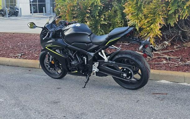 2026 Honda CBR650R E-Clutch