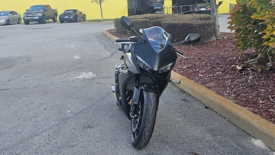 2026 Honda CBR650R E-Clutch