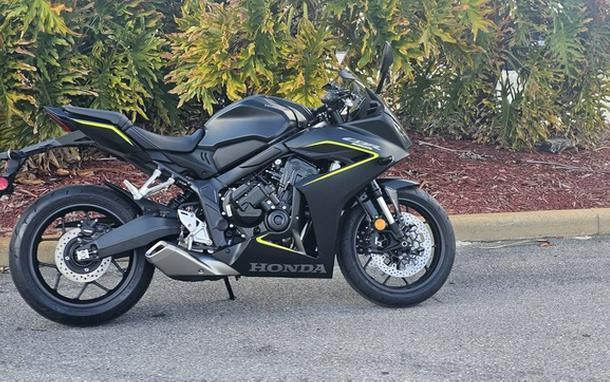 2026 Honda CBR650R E-Clutch