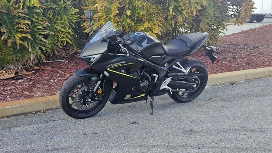 2026 Honda CBR650R E-Clutch