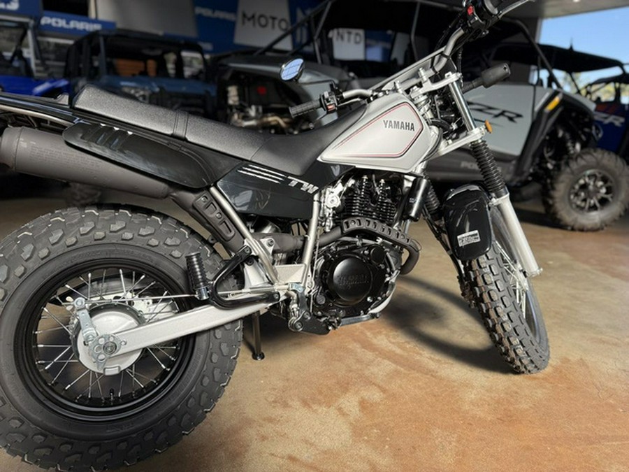 2025 Yamaha TW200 200