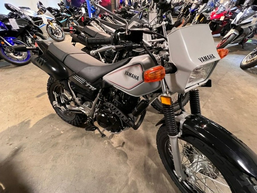 2025 Yamaha TW200 200