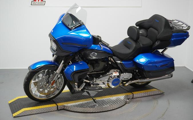 2026 Harley-Davidson® CVO Street Glide Limited Electric Coast CVO Two-Tone