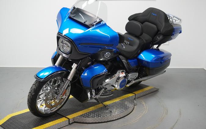 2026 Harley-Davidson® CVO Street Glide Limited Electric Coast CVO Two-Tone